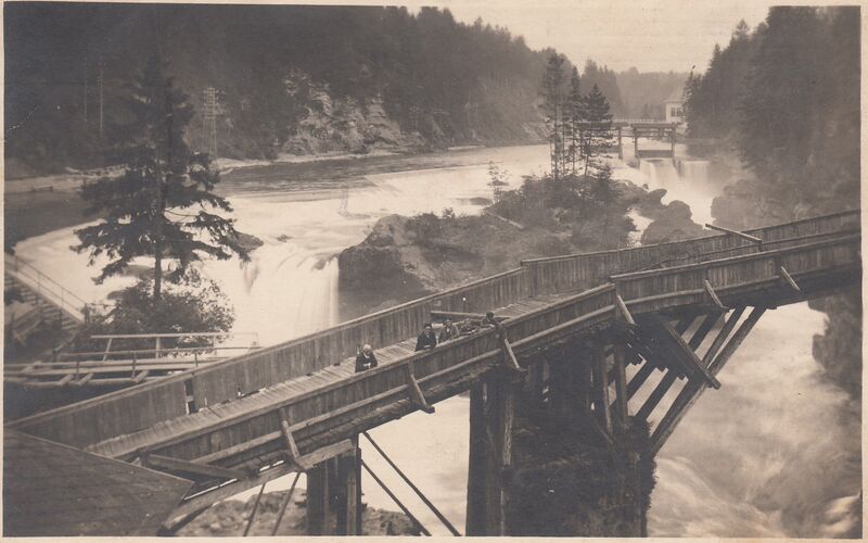 Datei:Die-alte-traunfallbrücke-vor-1925-ab123.jpg