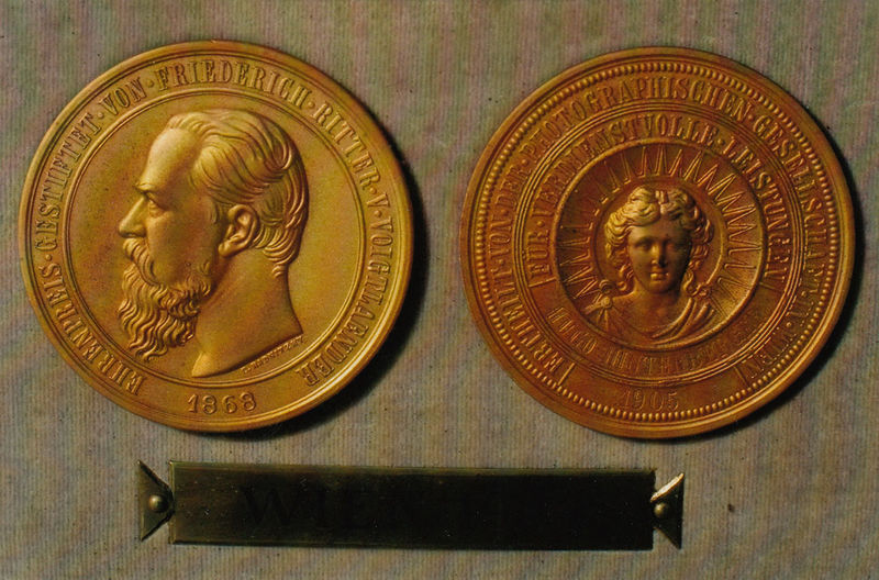 Datei:Hugo-hinterberger-medaillen-6.jpg